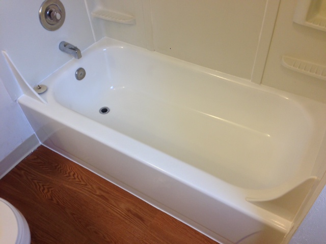 Bathtub Refinishing (After)