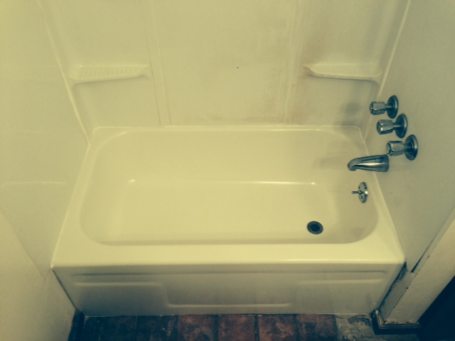 Bathtub Refinishing (After)